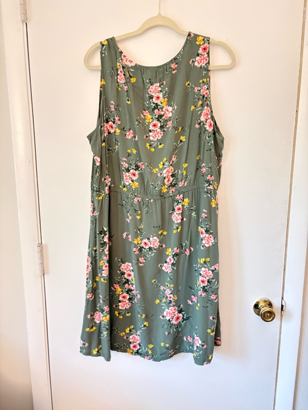 Old Navy Olive Green Floral V-Neck Midi Dress - Picture 4 of 4